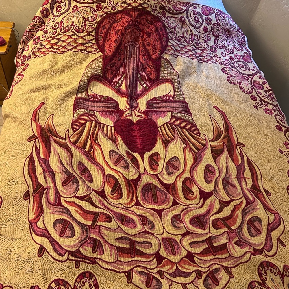 Queen sized comforter